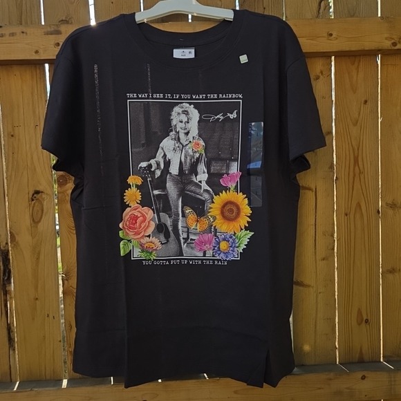 Dolly Parton Country Music T-Shirt Juniors Size L Black Put Up With Rain NWT - Picture 1 of 4